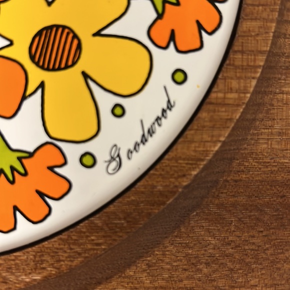 Vintage Cheese and Snack Tray Daisies Floral 70’s12 by 12” - Picture 4 of 7